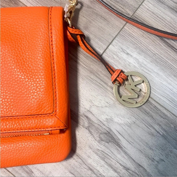 NWT Michael Kors Small Leather Crossbody Messenger - Mimosa - Picture 4 of 9